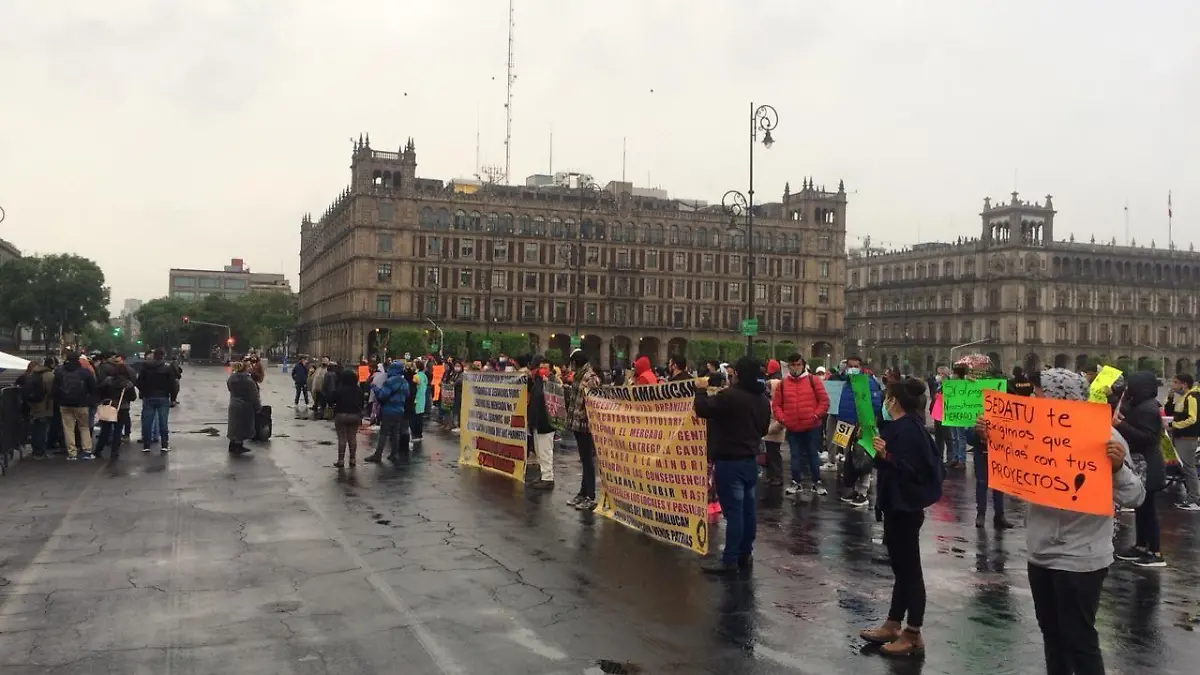 LOCATARIOS DE AMALUCAN EN PALACIO NACIONAL